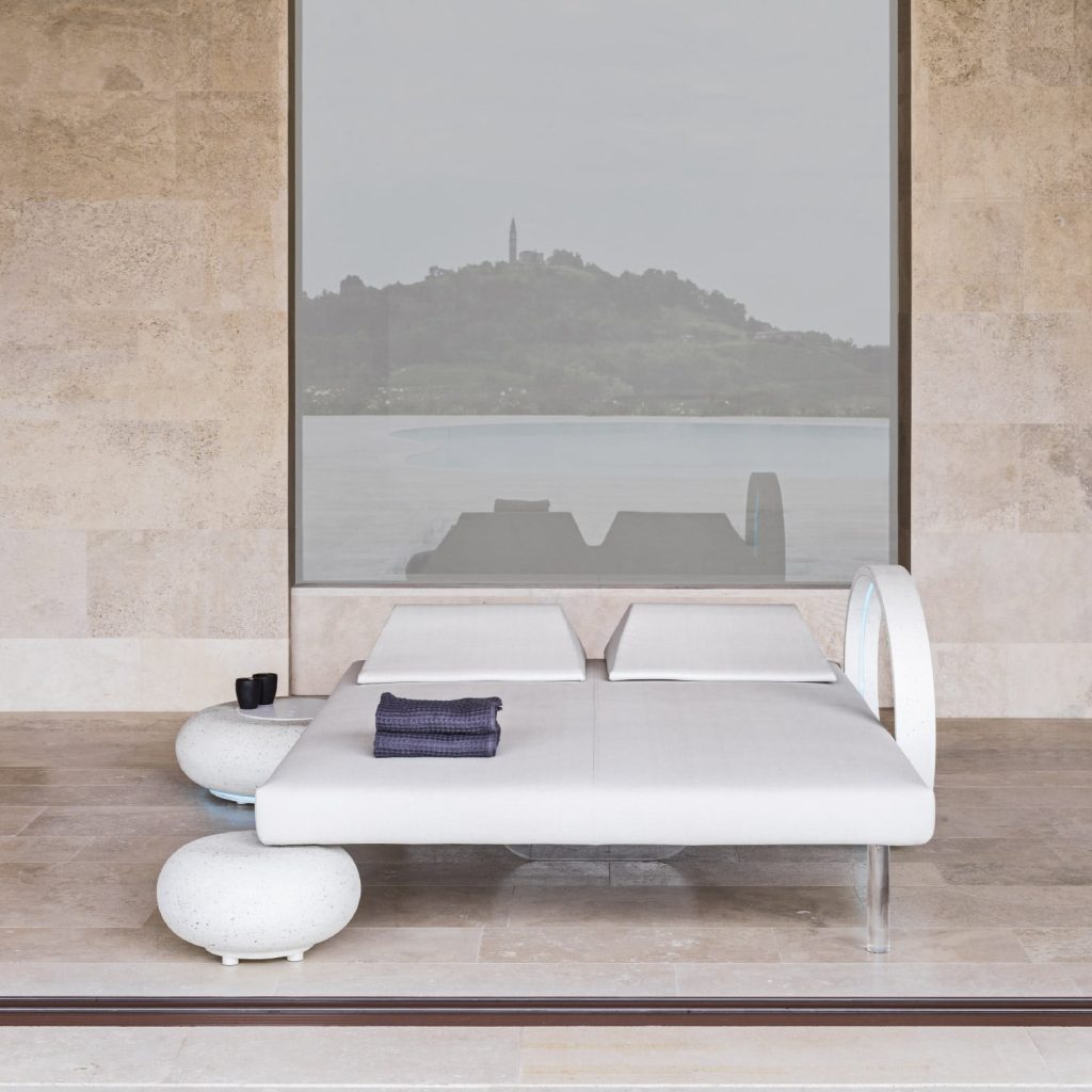 Varaschin at Salone 2025: Outdoor Furniture with a Sensory Touch 2 varaschin wellness therapy letto doppio 2024 01