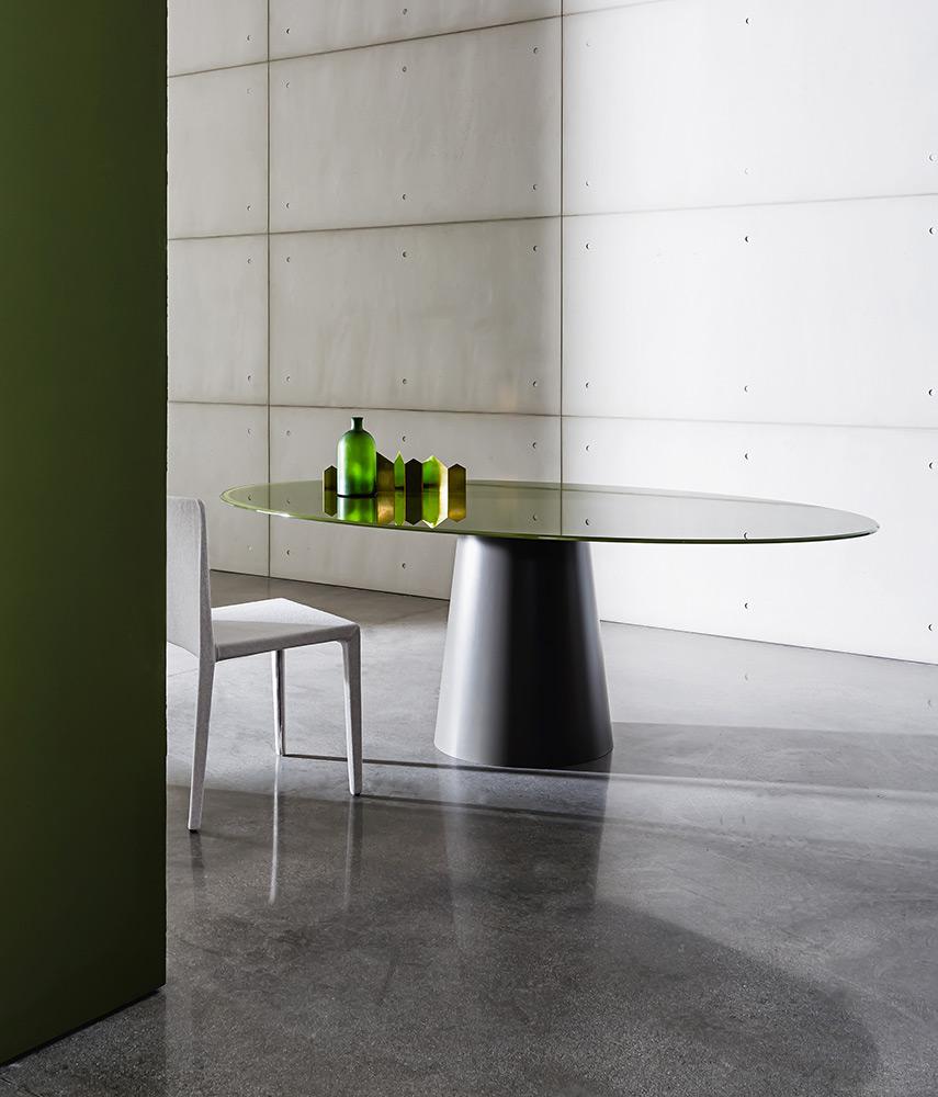 Sovet Italia Totem glass dining table in hotel restaurant setting